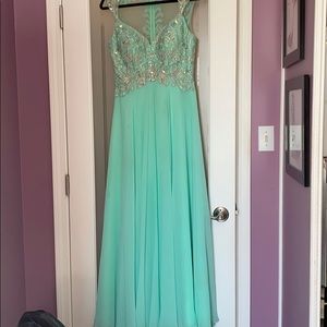 Women’s Prom/Formal Dress